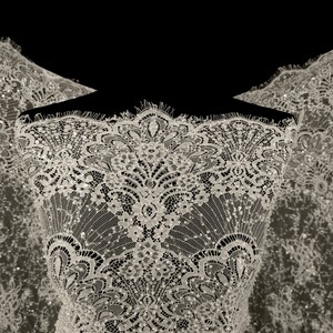 KORONKA FRANCUSKA ZDOBIONA 