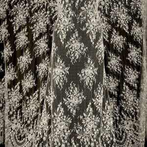 KORONKA FRANCUSKA ZDOBIONA 