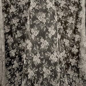 KORONKA FRANCUSKA ZDOBIONA