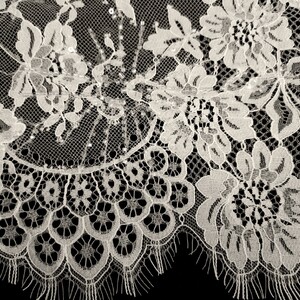 KORONKA FRANCUSKA ZDOBIONA