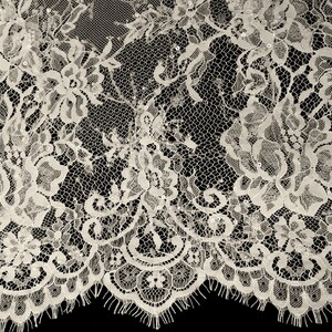 KORONKA FRANCUSKA ZDOBIONA