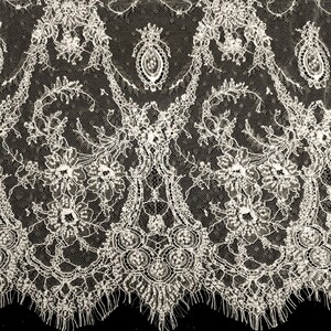 KORONKA FRANCUSKA ZDOBIONA