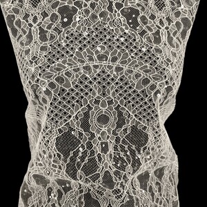 KORONKA FRANCUSKA ZDOBIONA