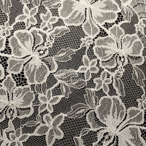 KORONKA FRANCUSKA ZDOBIONA